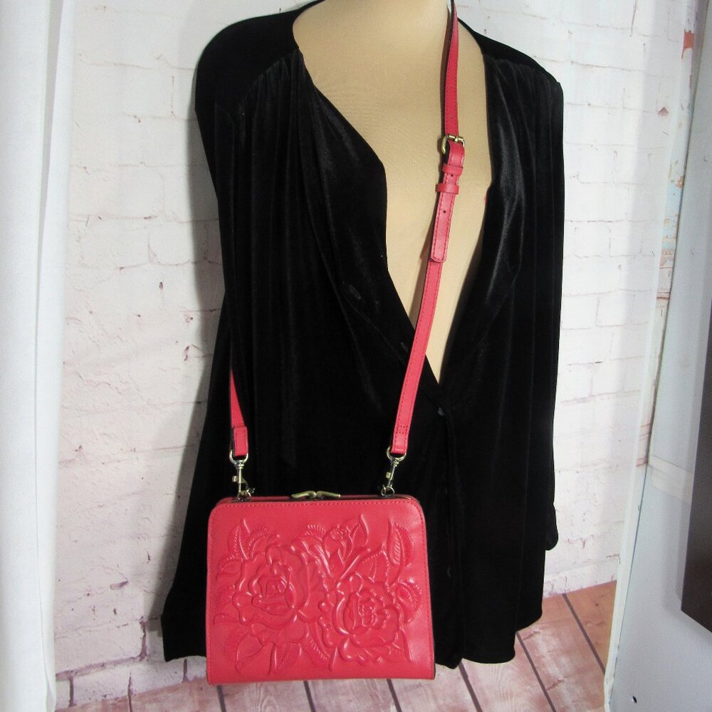 IN BOX PATRICIA NASH EVANGELINE BAG LEATHER, PASSION RED, PEGASUS HORSE CHARM - Picture 8 of 15